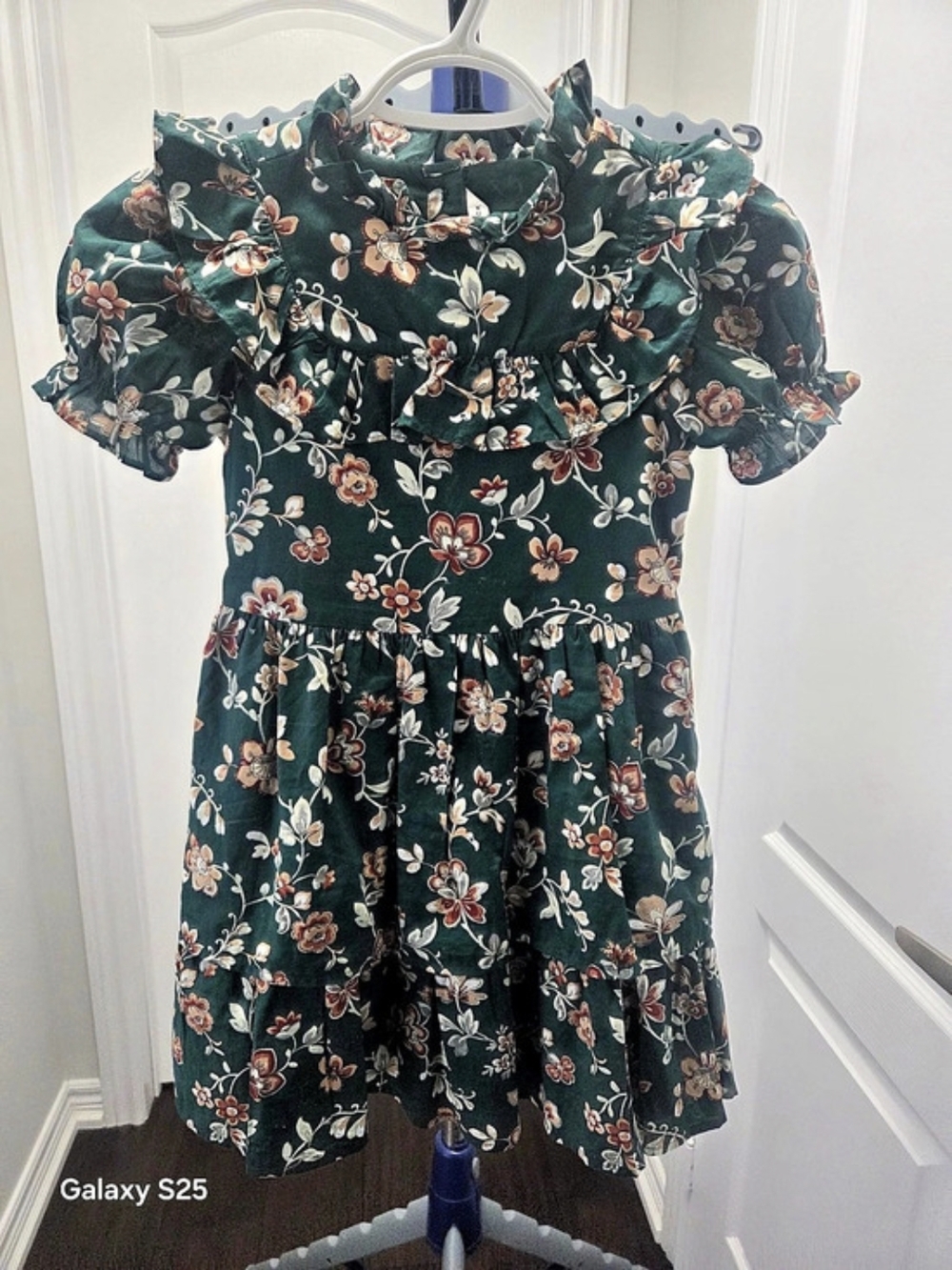 Janie and Jack Girls Floral Dress in Green Size 8 Like New